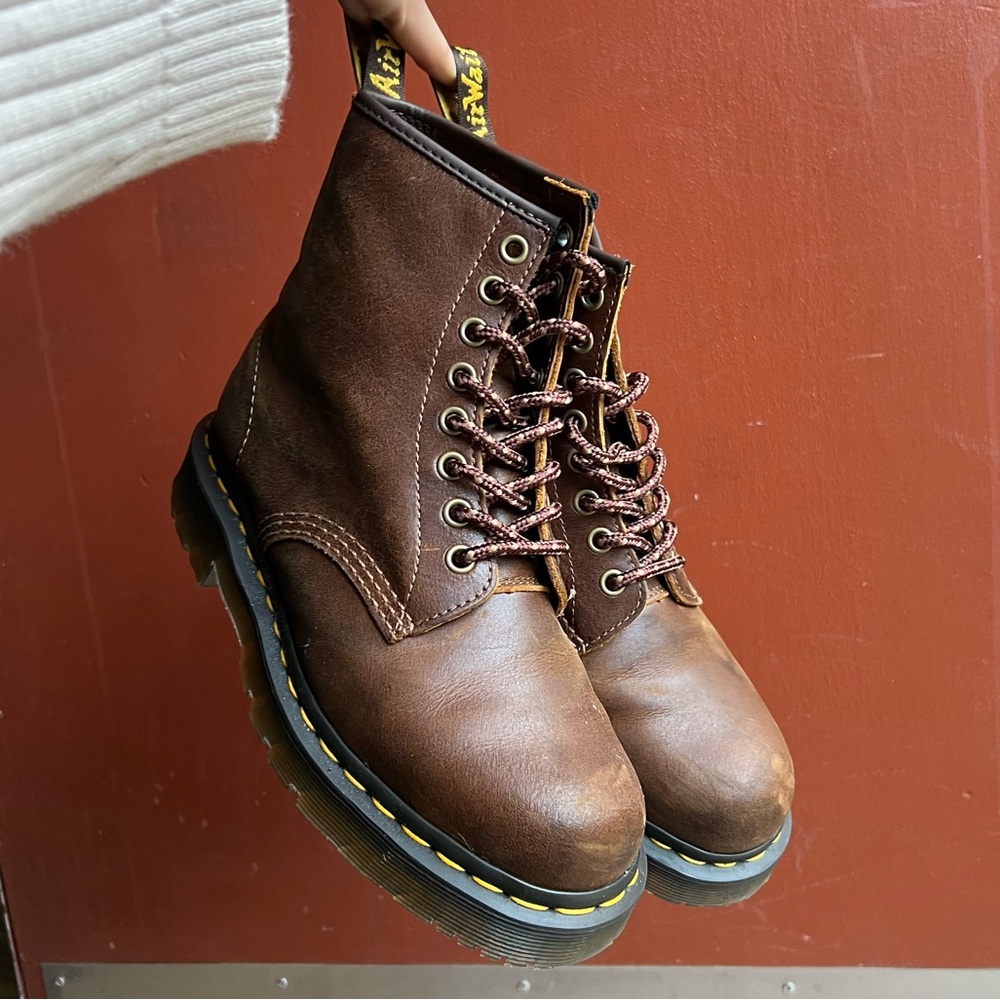 dr. martens brown SR boots